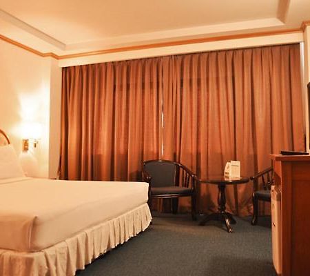 Western Grand Hotel Ratchaburi ภายนอก รูปภาพ